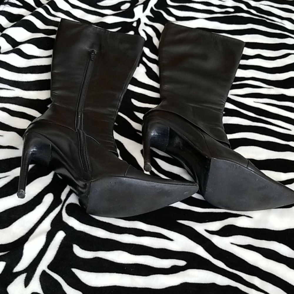 Shoes - Picture 4 of 8